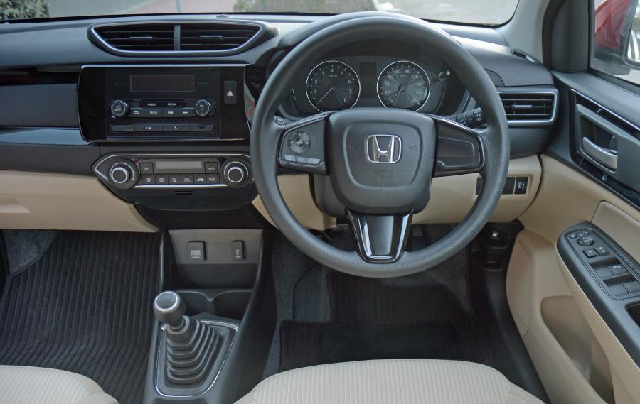 Торпедо Honda Amaze 2018 года  (ZA) (фото 12 из 27)